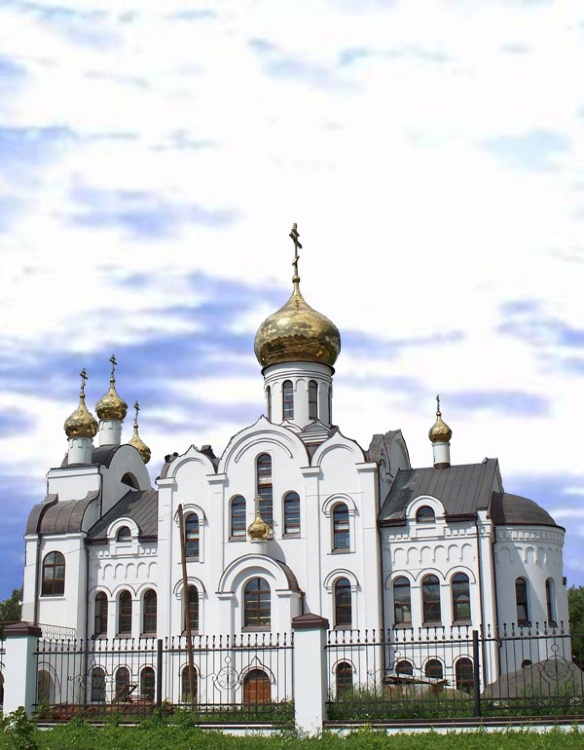 Кемерово. Церковь Троицы Живоначальной. фасады