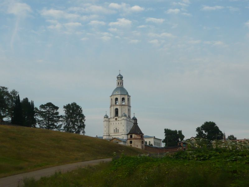 Ульяновский Троице-Стефанов монастырь, Ульяново (Усть-Куломский район, Республика Коми). общий вид в ландшафте, Вид с Ю-З.