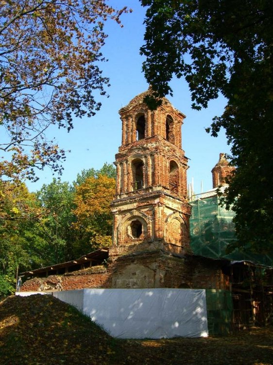 Ерлино. Церковь Михаила Архангела. фасады, В настоящее время реставрируется
