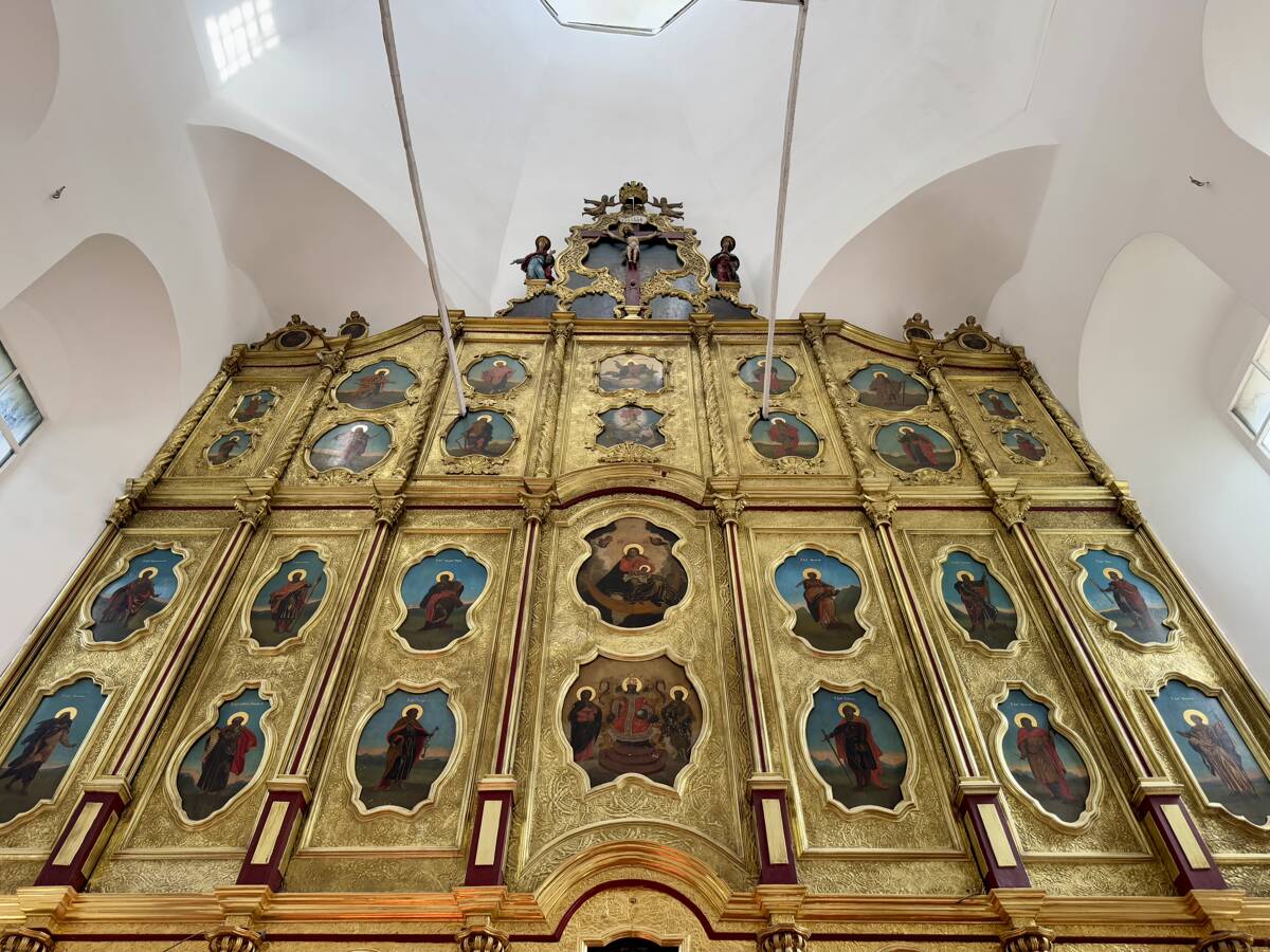 Церковь Воздвижения Креста Господня, Иркутск (Иркутск, город, Иркутская область). интерьер и убранство, Верхняя часть главного иконостаса