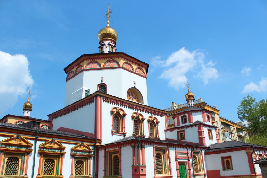Иркутск. Собор Богоявления Господня. фасады, Основной объем храма и южный придел, вид с юго-запада