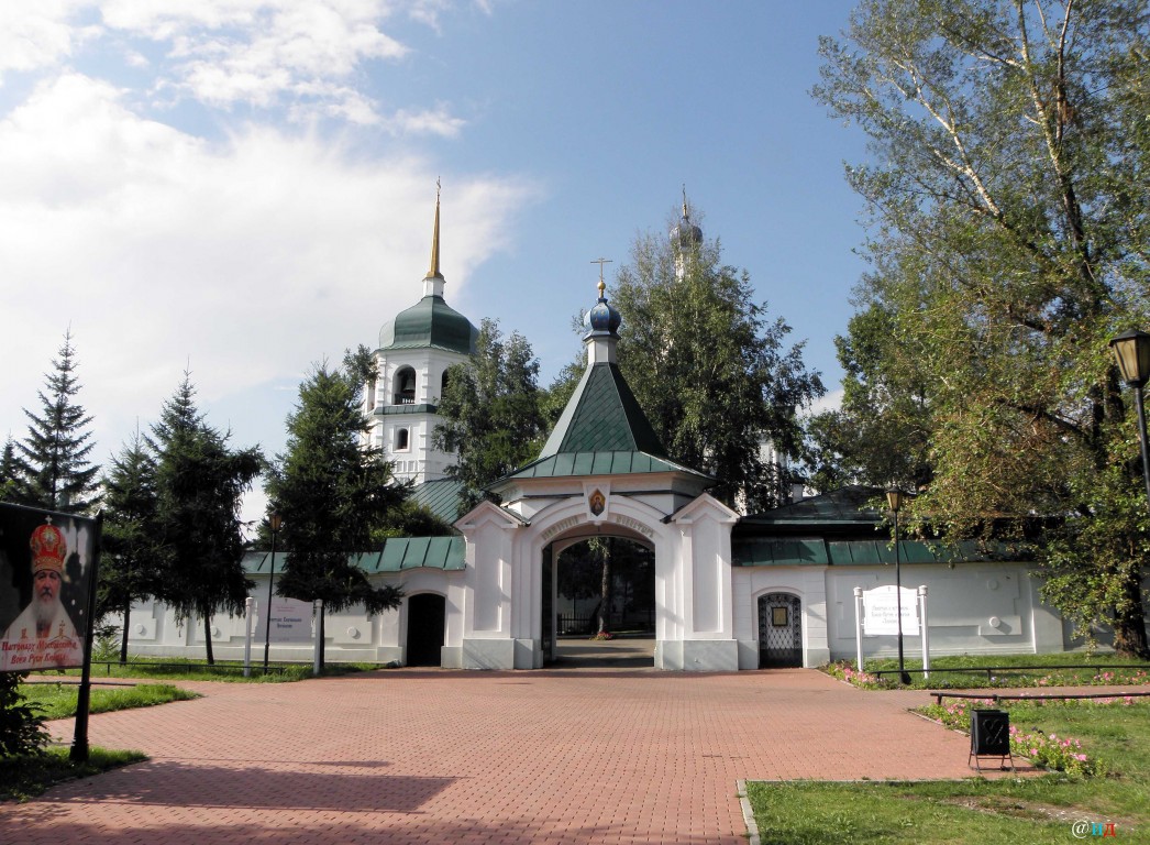 Знаменский женский монастырь, Иркутск (Иркутск, город, Иркутская область). дополнительная информация, Главный вход на территорию Знаменского женского монастыря в Иркутске