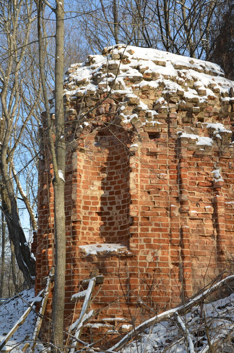 Церковь Троицы Живоначальной, Щучье (Орловский район, Орловская область). архитектурные детали