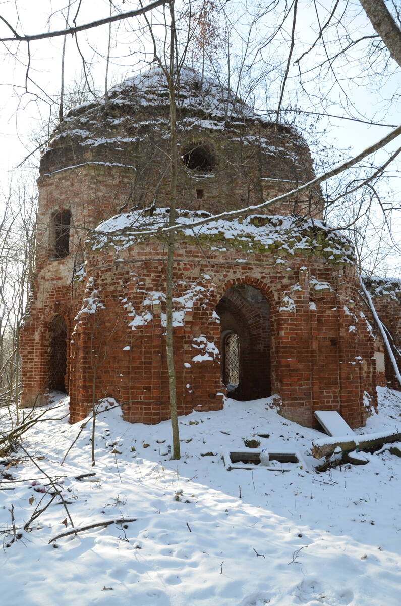 Церковь Троицы Живоначальной, Щучье (Орловский район, Орловская область). архитектурные детали, Фрагмент северного фасада