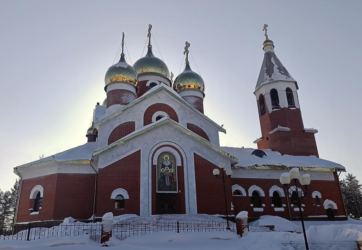 Вид с севера, фасады. Церковь Михаила Архангела, Ноябрьск (Ноябрьск, город, Ямало-Ненецкий автономный округ)