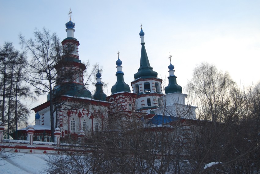 Иркутск. Церковь Воздвижения Креста Господня. фасады, Вид с северо-востока