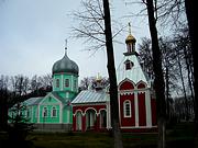 Монастырь Серафима Саровского, Слева - храм пр.Серафима Саровского, справа- храм Святых Царственных Мучеников<br>, Новомакарово, Грибановский район, Воронежская область