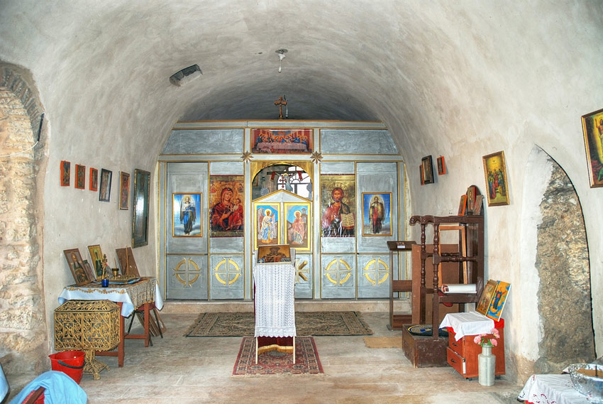 Монастырь св. Модеста. Церковь св. Модеста, Иерусалим - Новый город (Израиль, Прочие страны). интерьер и убранство, Интерьер восточной части церкви.
