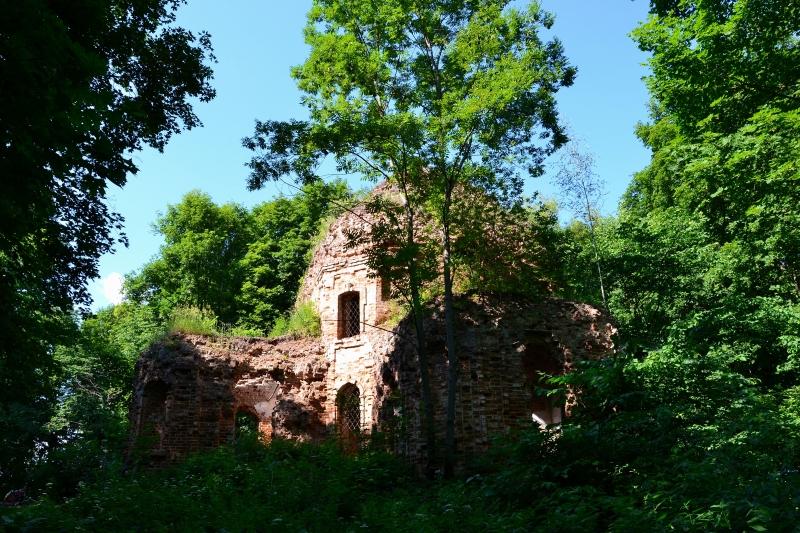 Церковь Троицы Живоначальной, Щучье (Орловский район, Орловская область). фасады