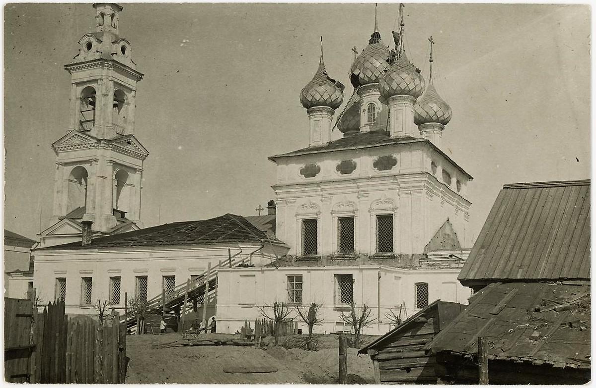 Ильинская церковь в период слома. Фото начала 1930-х гг. из фондов Костромского музея-заповедника. (ГК № 68796497), архивная фотография. Церковь Илии Пророка на Русиной улице, Кострома (Кострома, город, Костромская область)