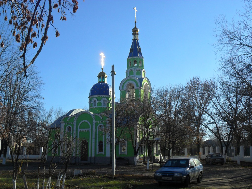 Луганск. Церковь Серафима Саровского. фасады