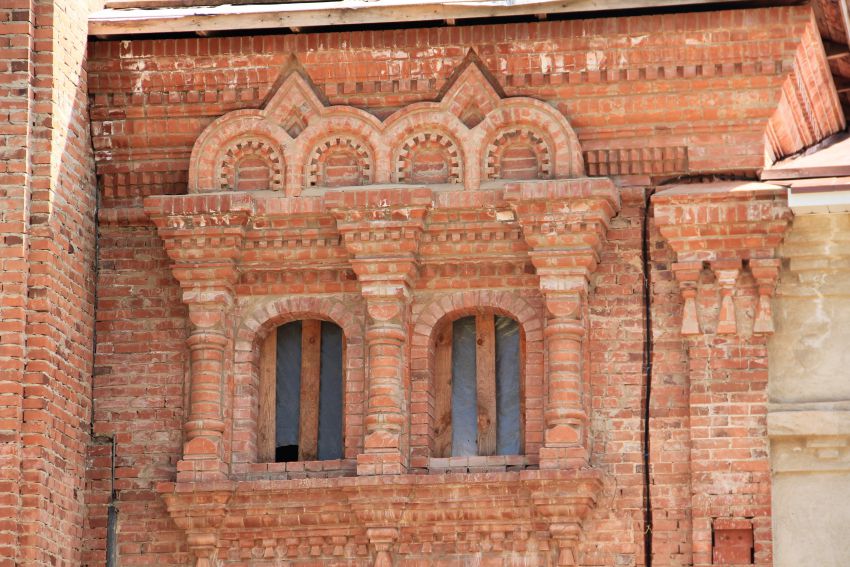 Сольба. Николо-Сольбинский женский монастырь. Церковь Спиридона Тримифунтского. архитектурные детали