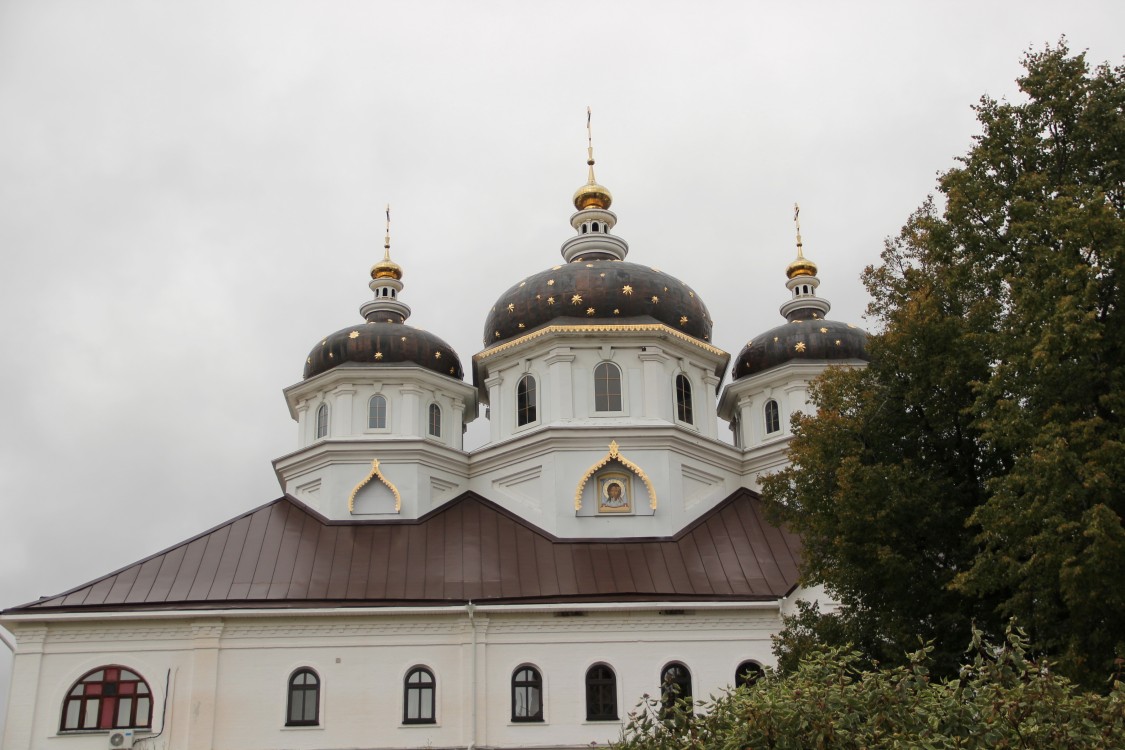 Сольба. Николо-Сольбинский женский монастырь. Церковь Ксении Петербургской. архитектурные детали