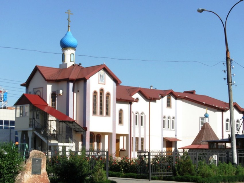Краснодар. Домовая церковь Николая Чудотворца. общий вид в ландшафте, Вид с северо-запада
