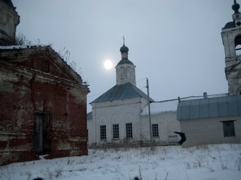 Церковь Успения Пресвятой Богородицы, Виняево (Арзамасский район и г. Арзамас, Нижегородская область). общий вид в ландшафте