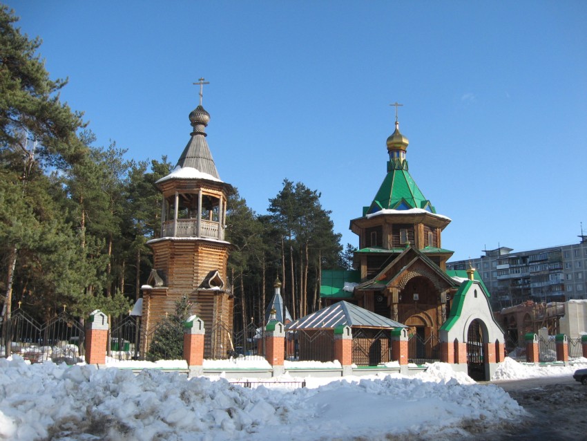 Раменское. Церковь Матроны Московской. общий вид в ландшафте
