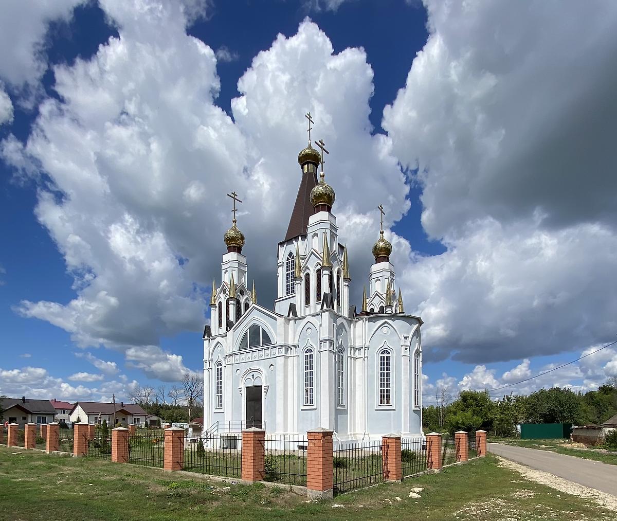 Вид с юго-востока, общий вид в ландшафте. Церковь Казанской иконы Божией Матери, Колодезское (Невежколодезное) (Задонский район, Липецкая область)