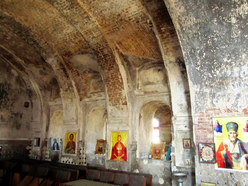 Церковь Димитрия Солунского, Коробовка (Грязинский район, Липецкая область). интерьер и убранство, в трапезной