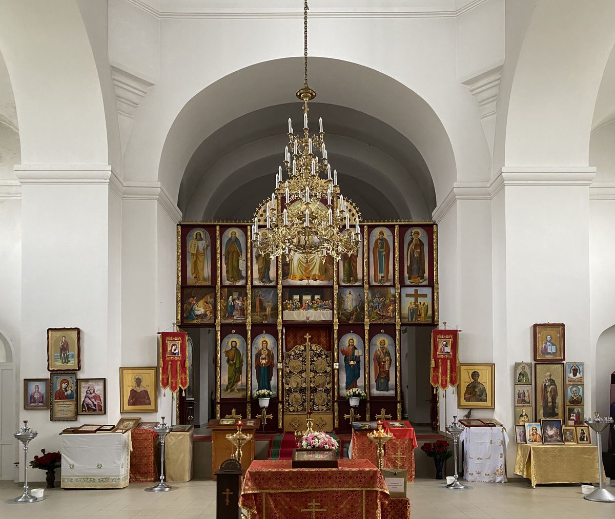 Интерьер главного объёма, интерьер и убранство. Церковь Димитрия Солунского, Коробовка (Грязинский район, Липецкая область)