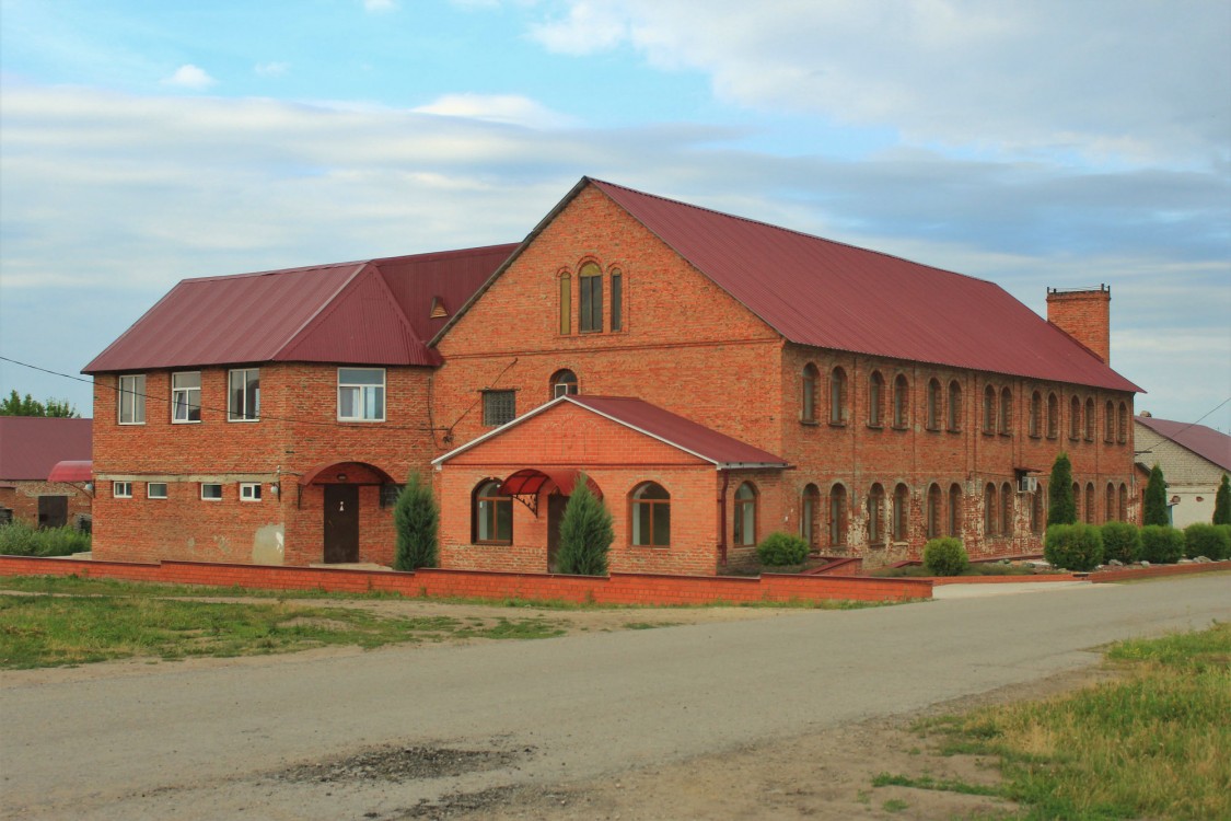 Раненбургская Петропавловская пустынь, Рощинский (Чаплыгинский район, Липецкая область). архитектурные детали, Жилой корпус