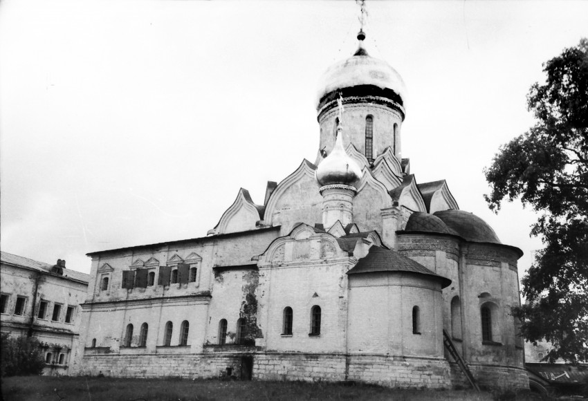 Саввино-Сторожевский монастырь. Собор Рождества Пресвятой Богородицы, Звенигород (Одинцовский городской округ и ЗАТО Власиха, Краснознаменск, Московская область). фасады
