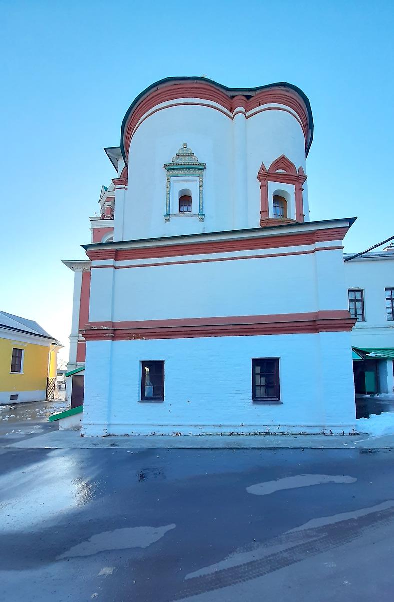 Восточный фасад, архитектурные детали. Саввино-Сторожевский монастырь. Церковь Преображения Господня, Звенигород (Одинцовский городской округ и ЗАТО Власиха, Краснознаменск, Московская область)