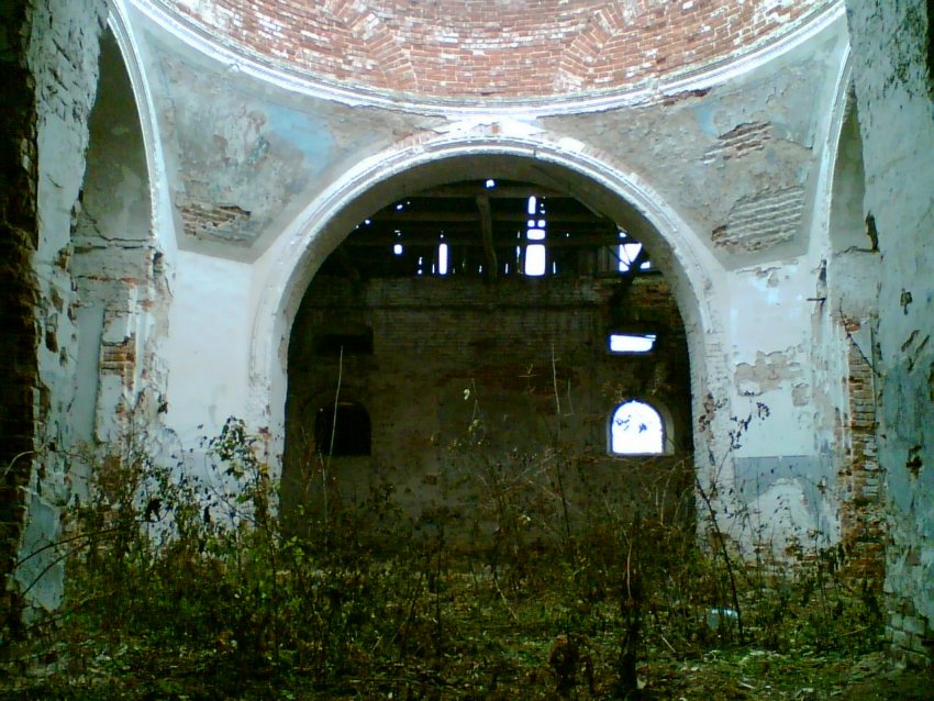 Церковь Иоанна Предтечи, Ивановка (Добринский район, Липецкая область). интерьер и убранство, Внутри церкви Иоанна Предтечи