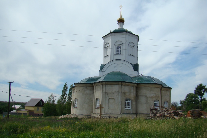 Липовка. Церковь Сергия Радонежского. фасады, Храм в Липовкепостроен в1769г. при А.И. Бехтееве при участии святителя Тихона Задонского.