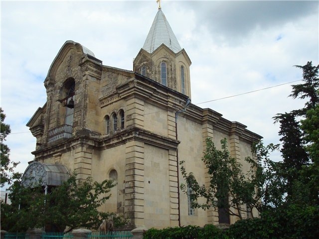 Кутаиси. Церковь Петра и Павла. фасады