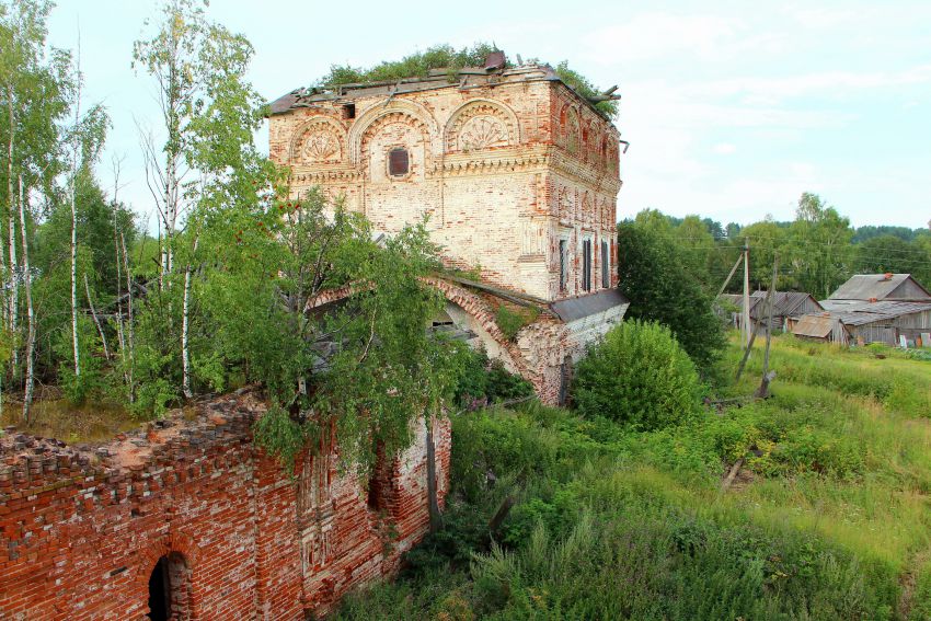 Церковь Всех Святых, Всехсвятское (Белохолуницкий район, Кировская область). фасады, Вид из колокольни
