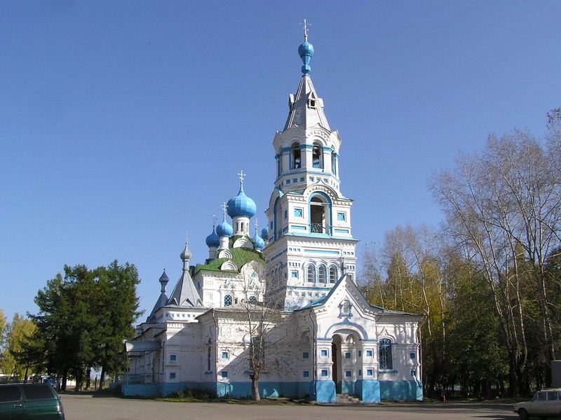 Кирс. Церковь Покрова Пресвятой Богородицы. общий вид в ландшафте