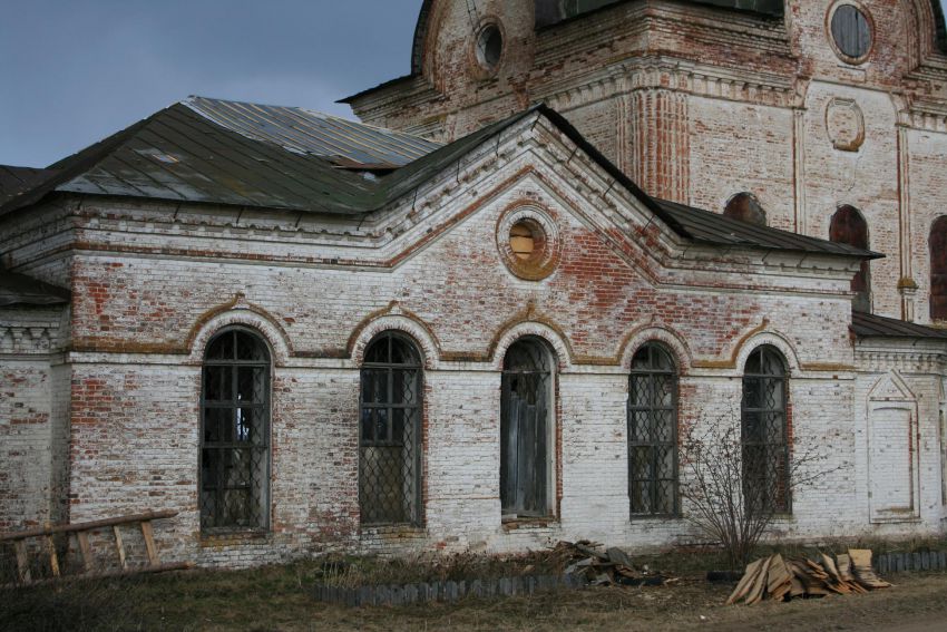 Церковь Николая Чудотворца, Сырьяны (Белохолуницкий район, Кировская область). архитектурные детали