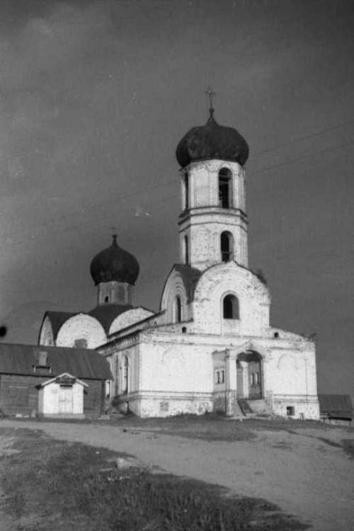 Желтые. Церковь Казанской иконы Божией Матери. архивная фотография, Автор Б.И. Татаринов, фото 1958г. С сайта shizhma.ru/gallery/category/ 19-churches.html?limitstart=0