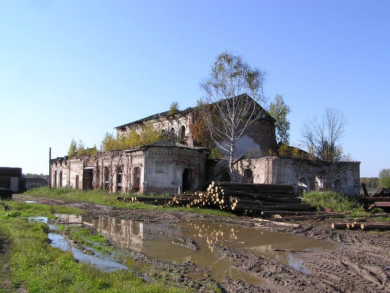 Полом. Церковь Спаса Нерукотворного Образа. фасады