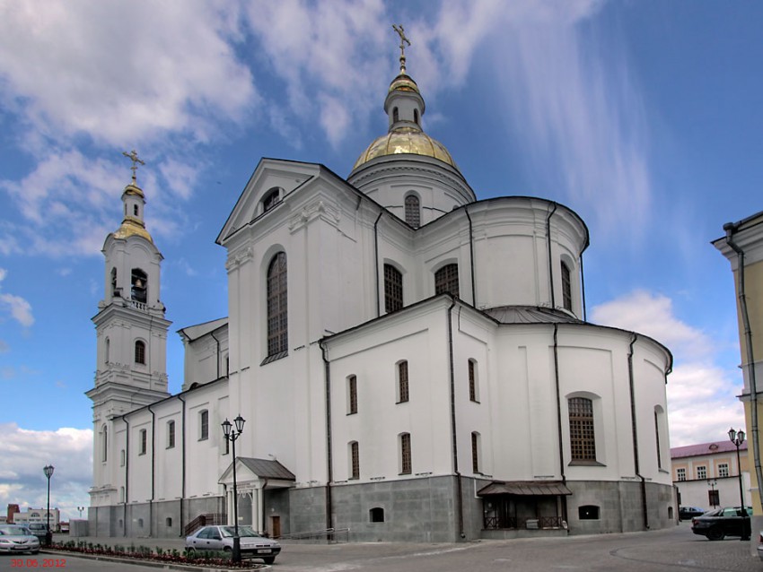 Кафедральный собор Успения Пресвятой Богородицы (новый), Витебск (Витебск, город, Беларусь, Витебская область). фасады