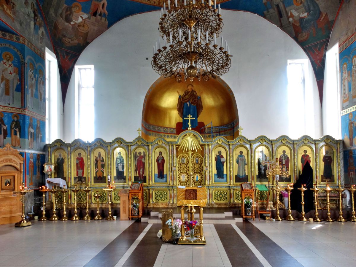 Церковь Серафима Саровского, Волжский (Волжский, город, Волгоградская область). интерьер и убранство, Иконостас