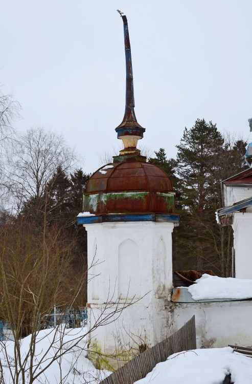 Аксеново. Церковь Покрова Пресвятой Богородицы. дополнительная информация, башенка церковной ограды