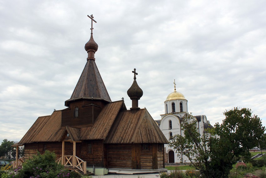 Витебск. Церковь Александра Невского. общий вид в ландшафте
