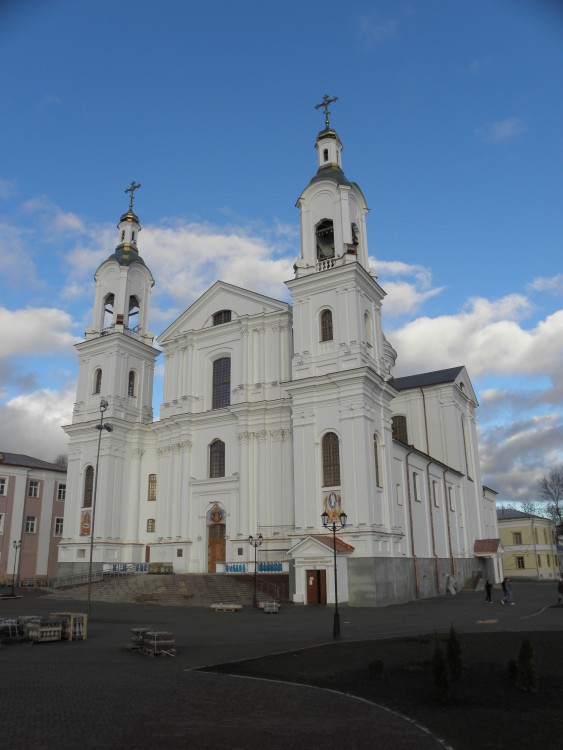 Кафедральный собор Успения Пресвятой Богородицы (новый), Витебск (Витебск, город, Беларусь, Витебская область). фасады