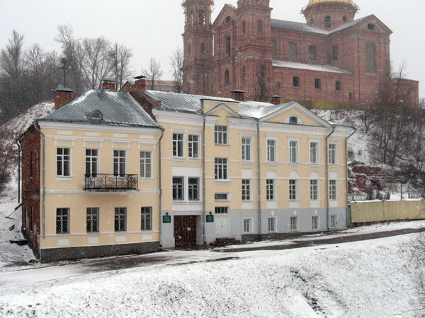 Витебск. Духов монастырь. общий вид в ландшафте, Монастырь основан в 1345 г. Настоящие сооружения относятся к 18-19 вв.