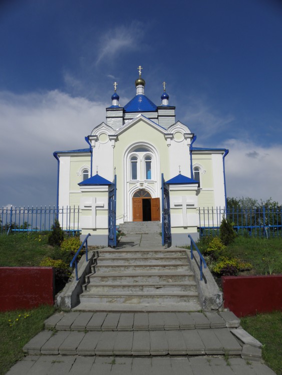 Дзержинск. Церковь Покрова Пресвятой Богородицы. общий вид в ландшафте