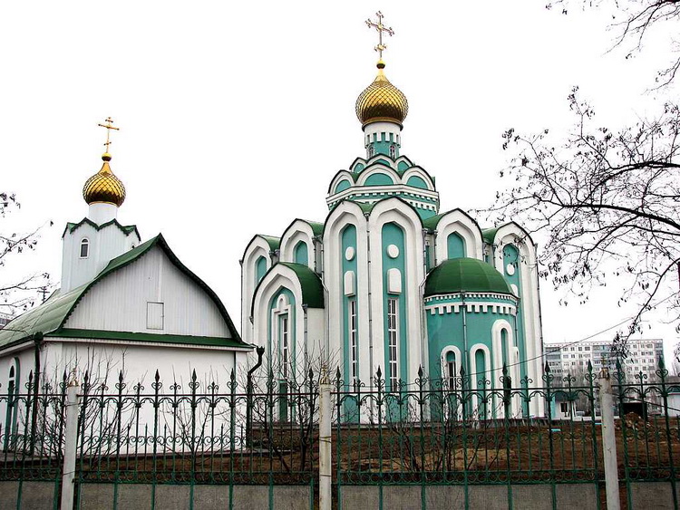 Волжский. Церковь Серафима Саровского. фасады