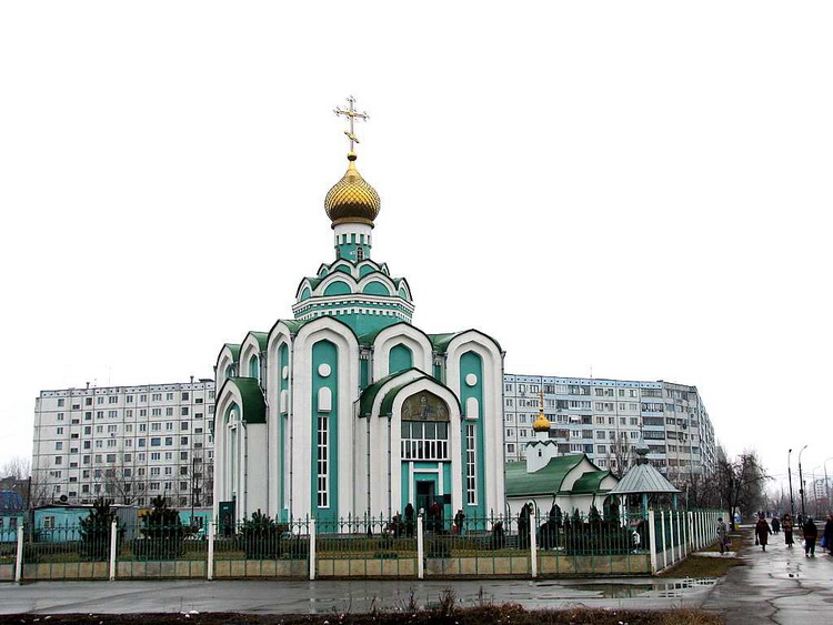 Волжский. Церковь Серафима Саровского. фасады