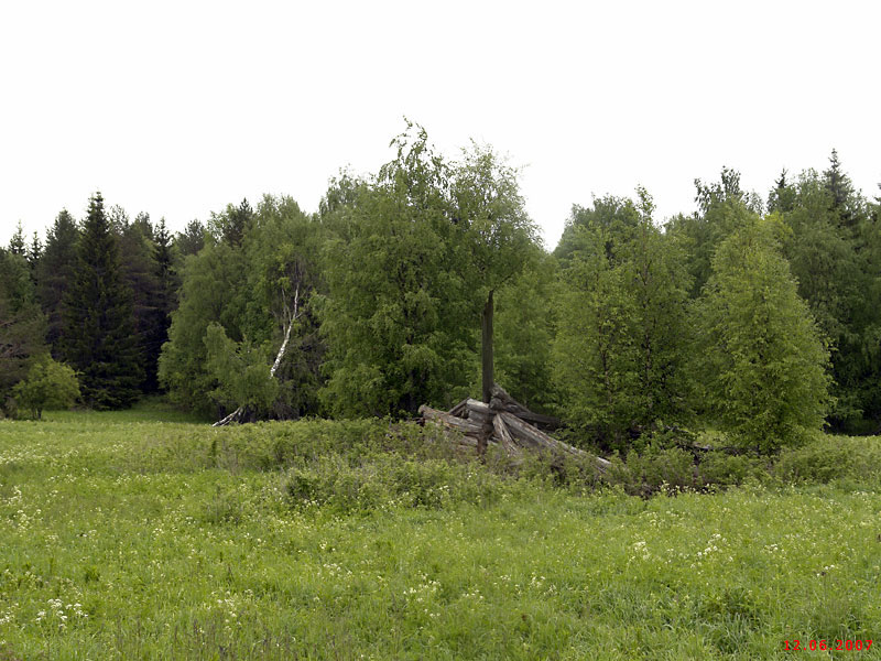 Вологодская область, Вытегорский район, Сойдозеро (Гавриловская). Неизвестная часовня, фотография. общий вид в ландшафте