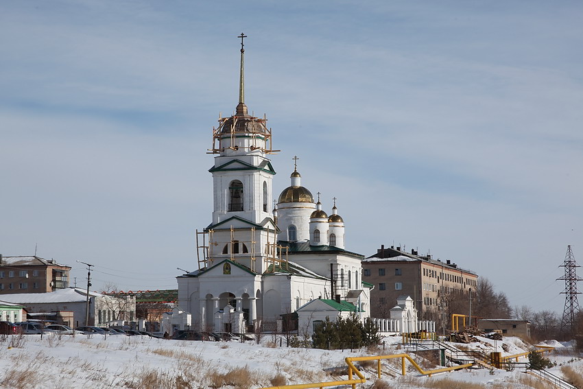 Кафедральный собор Троицы Живоначальной, Троицк (Троицкий район и г. Троицк, Челябинская область). общий вид в ландшафте, Вид с Уйского моста