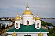 Кафедральный собор Троицы Живоначальной, Вид с колокольни на соборные купола.<br>, Троицк, Троицкий район и г. Троицк, Челябинская область