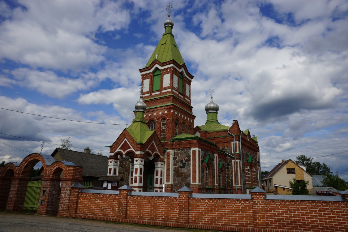 Церковь Богоявления, Лохусуу (Ида-Вирумаа, Эстония). фасады