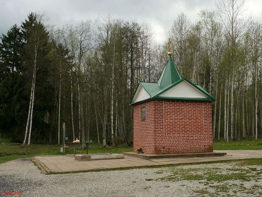 Куремяэ. Часовня Успения Пресвятой Богородицы над источником. фасады