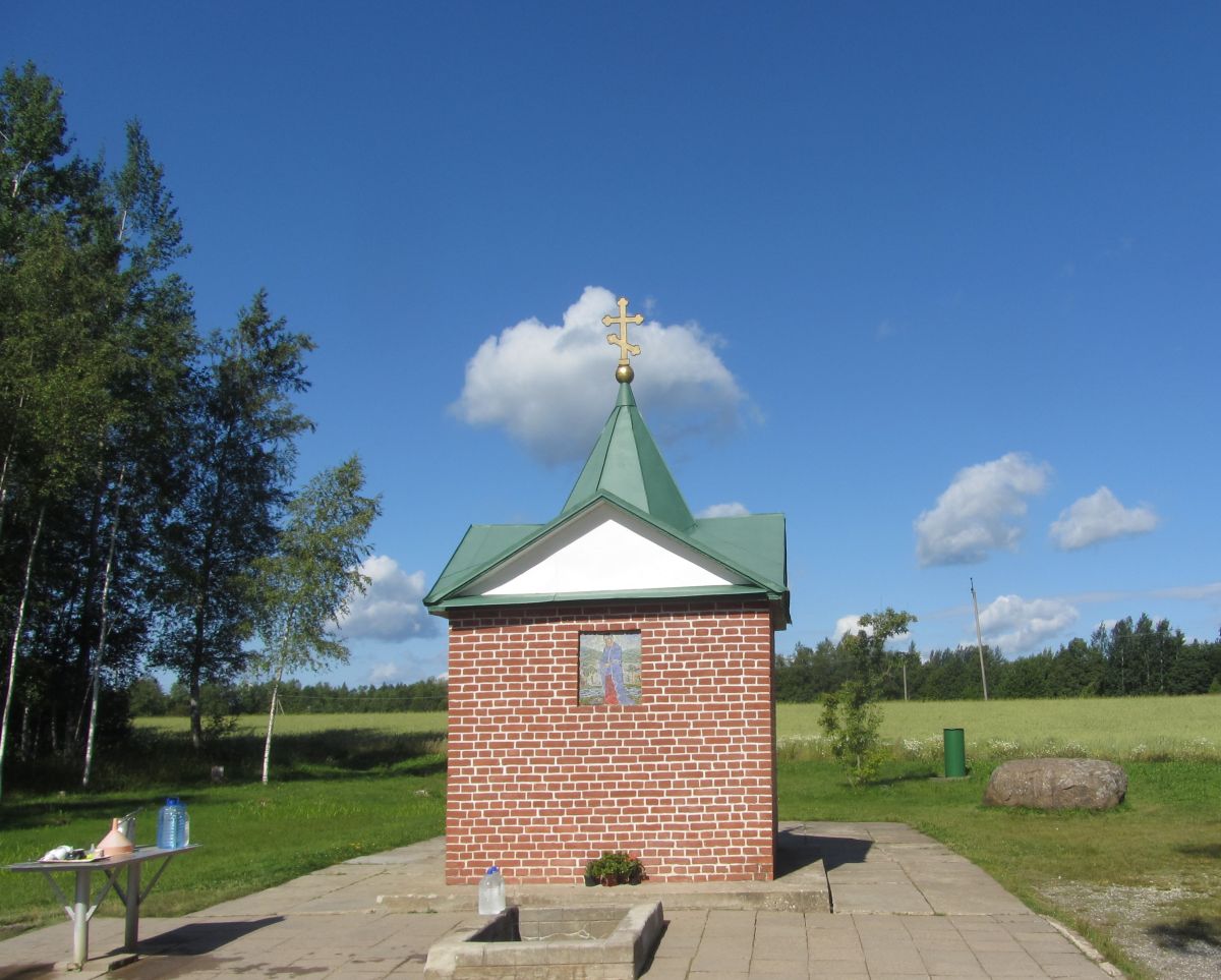 Куремяэ. Часовня Успения Пресвятой Богородицы над источником. фасады