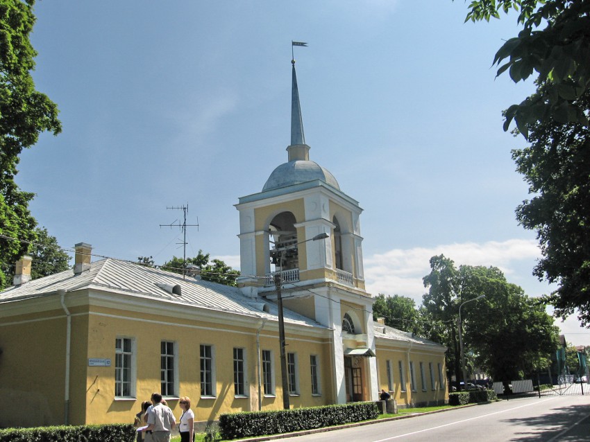 Церковь Воздвижения Креста Господня, Петергоф (Санкт-Петербург, Петродворцовый район, г. Санкт-Петербург). фасады